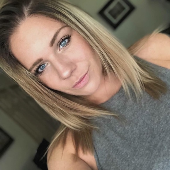 Meet your Posher, Kelli - Picture 1 of 1